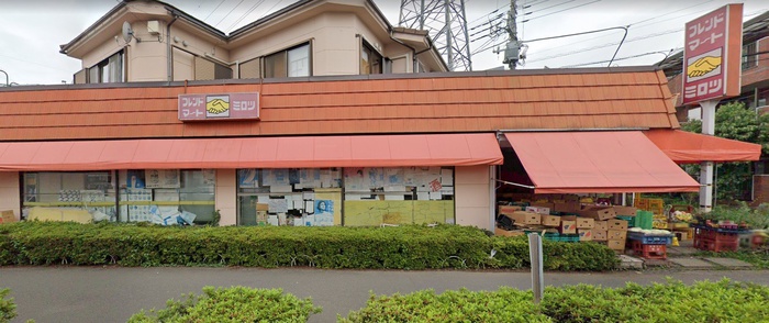コンビニ　フレンドマ－トミロツ（コンビニ）まで307m