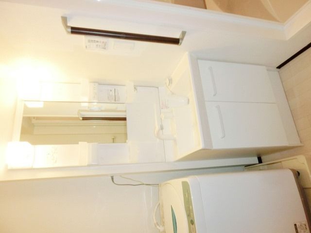 洗面設備　便利な独立洗面台です。