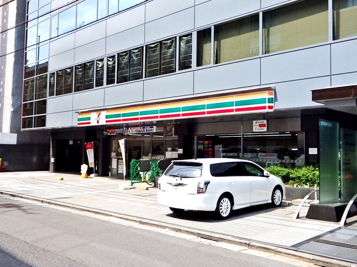 コンビニ　セブンイレブン赤坂４丁目店（コンビニ）まで185m