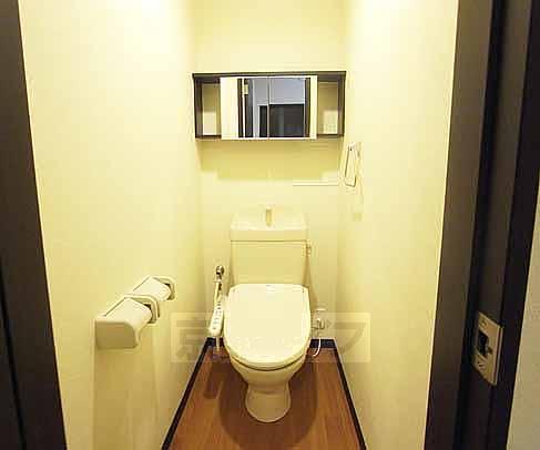 トイレ　ウォシュレット付きのトイレです。