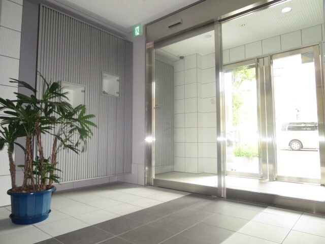 ロビー　オートロック付きです