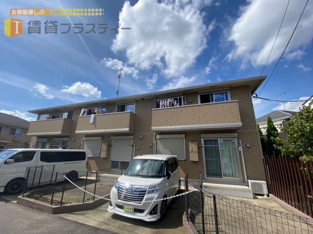 建物外観　周辺は区画整理された綺麗な街並み。
