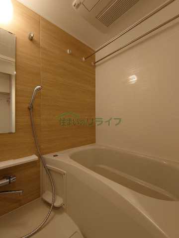 バス・シャワールーム　写真は同タイプ住戸です