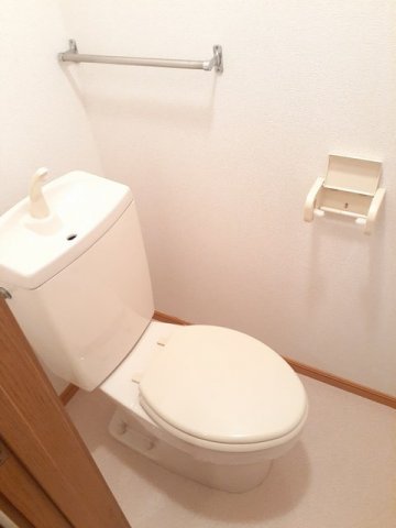 トイレ　コンパクトで使いやすいトイレです