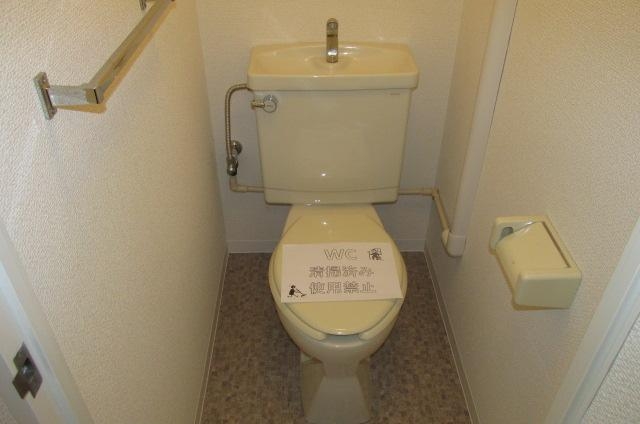 トイレ　至って普通のトイレです。