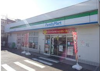 コンビニ　ファミリーマート 等々力四丁目店（コンビニ）まで318m