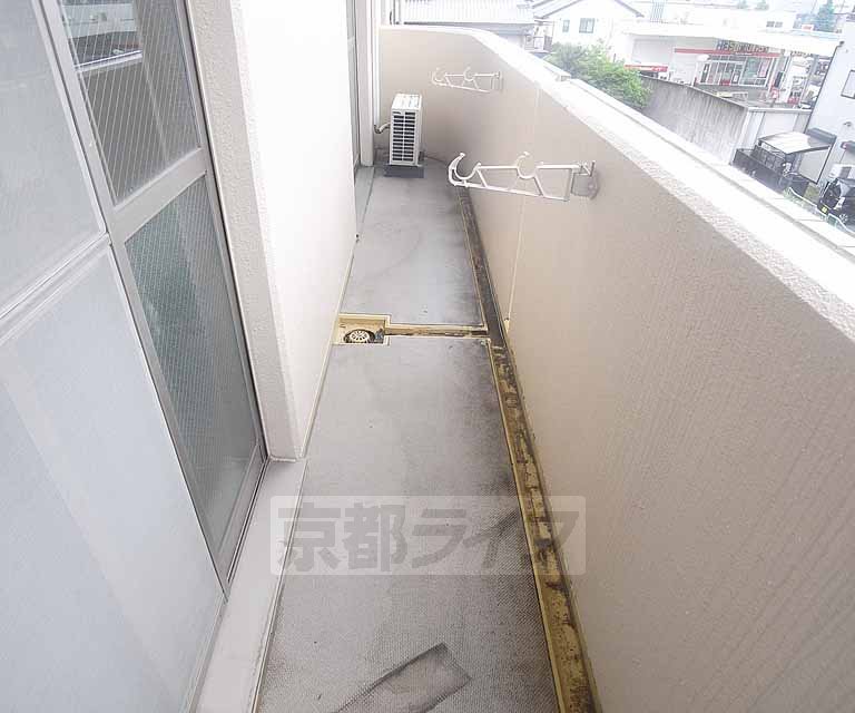 バルコニー　洗濯物もたくさん干せますね