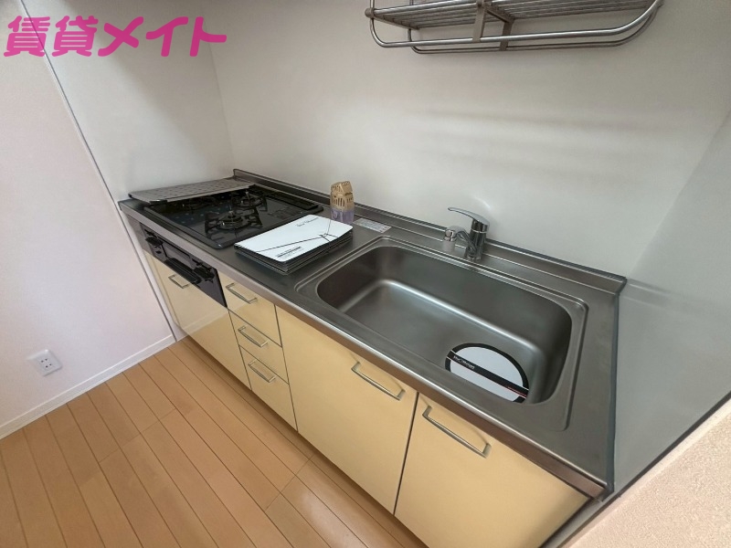 キッチン　同型部屋写真です。