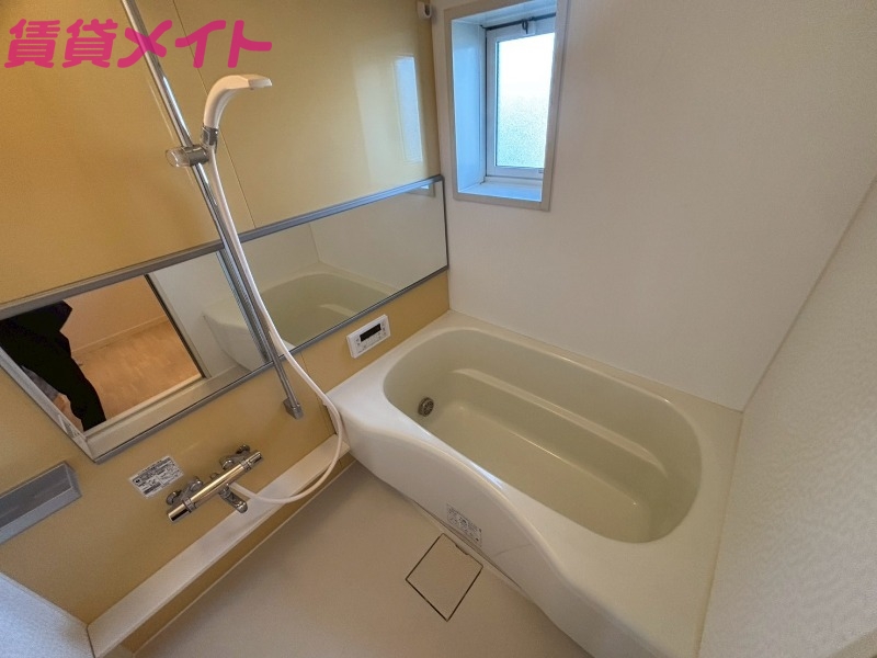 バス・シャワールーム　同型部屋写真です。
