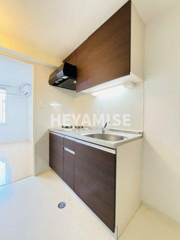 キッチン　※別号室の同間取りお部屋写真です。