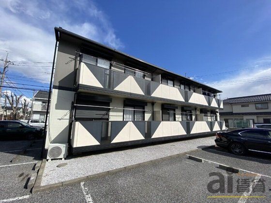建物外観　駐車場