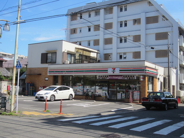 コンビニ　セブンイレブン世田谷赤堤2丁目店（コンビニ）まで94m