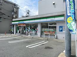 コンビニ　ファミリーマート西宮桜谷店（コンビニ）まで350m