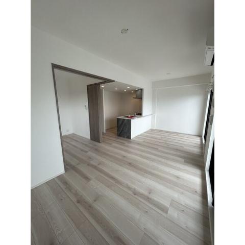 SーRESIDENCE亀島駅前blazeの居間写真