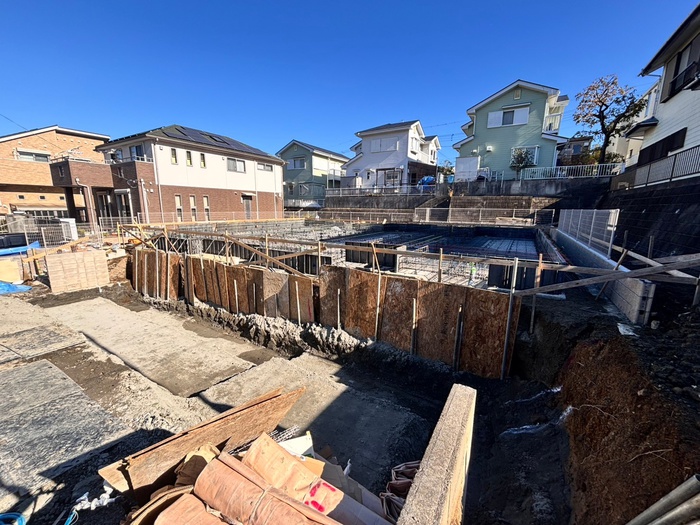 建物外観　建築中