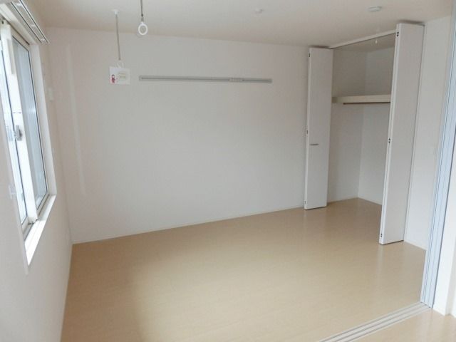 その他部屋・スペース　明るい洋室です。
