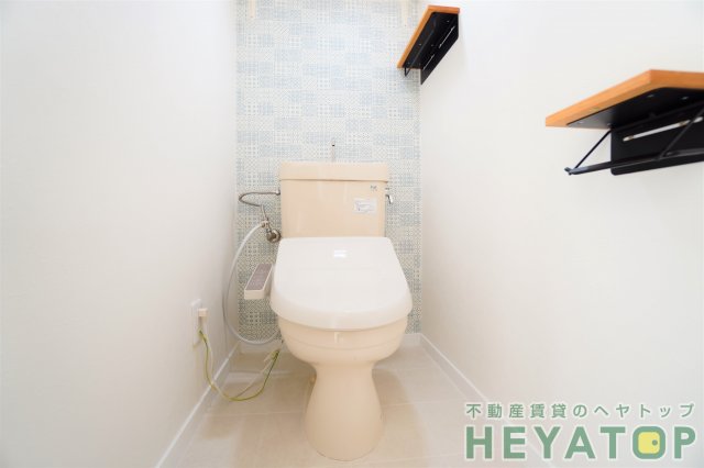 トイレ　温水洗浄便座（同仕様写真）