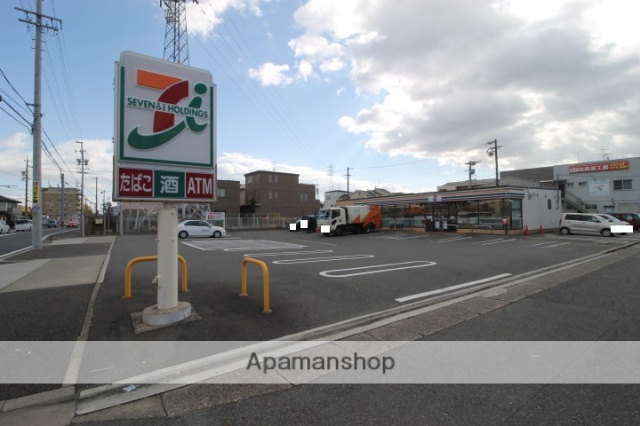 コンビニ　セブン－イレブン名古屋草平町店（コンビニ）まで989m