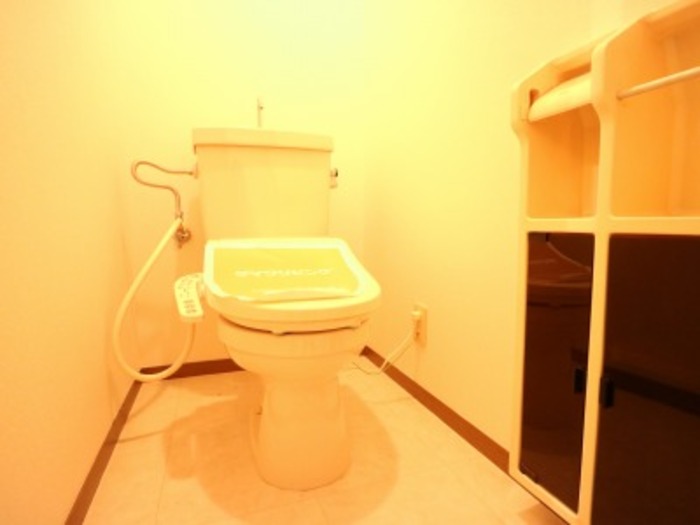 トイレ　シンプルで掃除のしやすいトイレです！