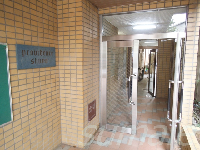 エントランス　建物エントランスはこちら！とても綺麗です☆