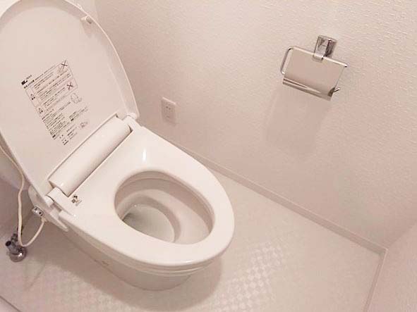 トイレ　★トイレ内の上部収納あり★