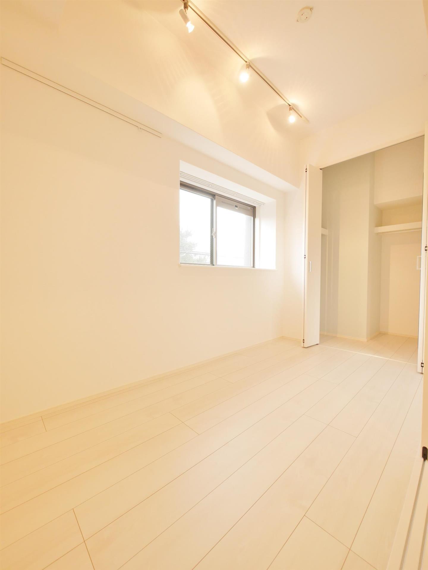 その他　角部屋は窓もあります！明るいです◎