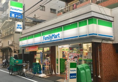 コンビニ　ファミリーマート巣鴨三丁目店（コンビニ）まで162m