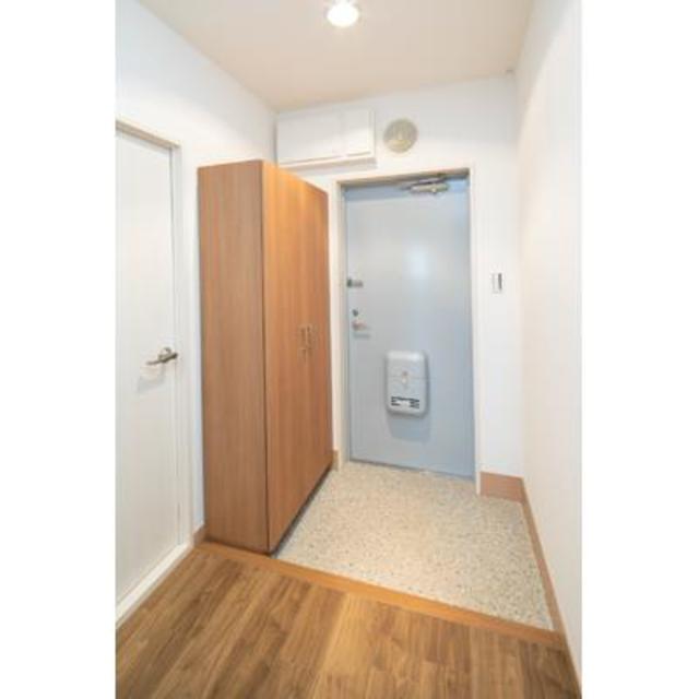 玄関　※写真は同タイプ住戸です。