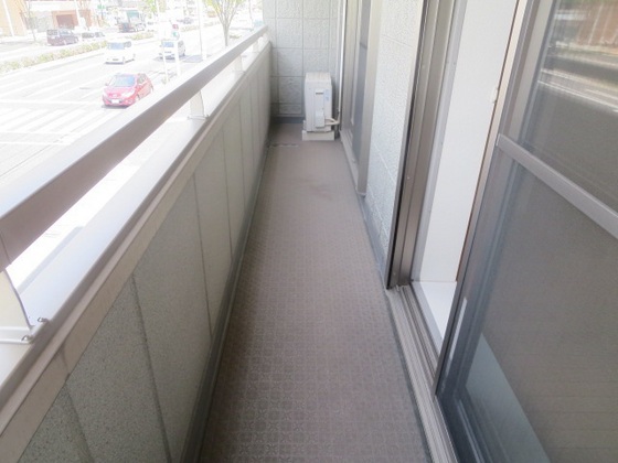 バルコニー　※掲載写真は同マンション別部屋参考写真となります。