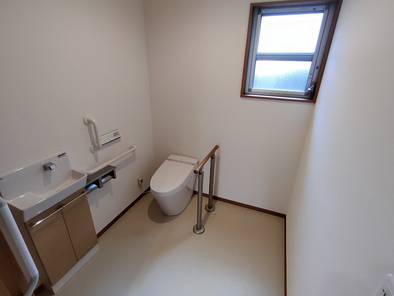 駒生町平家戸建のトイレ写真
