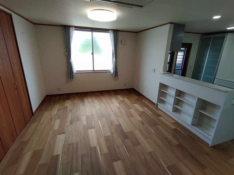 駒生町平家戸建の居間写真