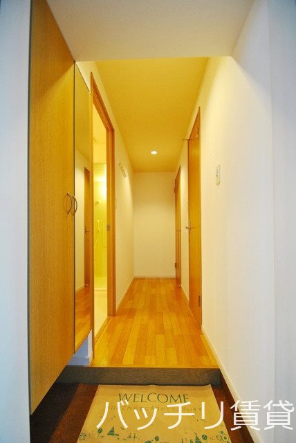 玄関　別号室写真の為現況を優先致します。