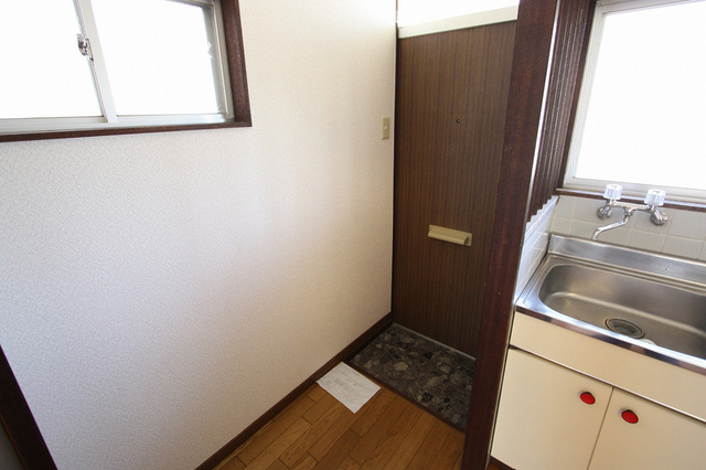 玄関　※同タイプ・別のお部屋の写真です