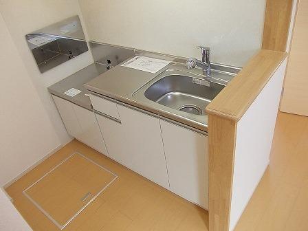 キッチン　浄水器も利用できるキッチン♪床下収納付きです♪
