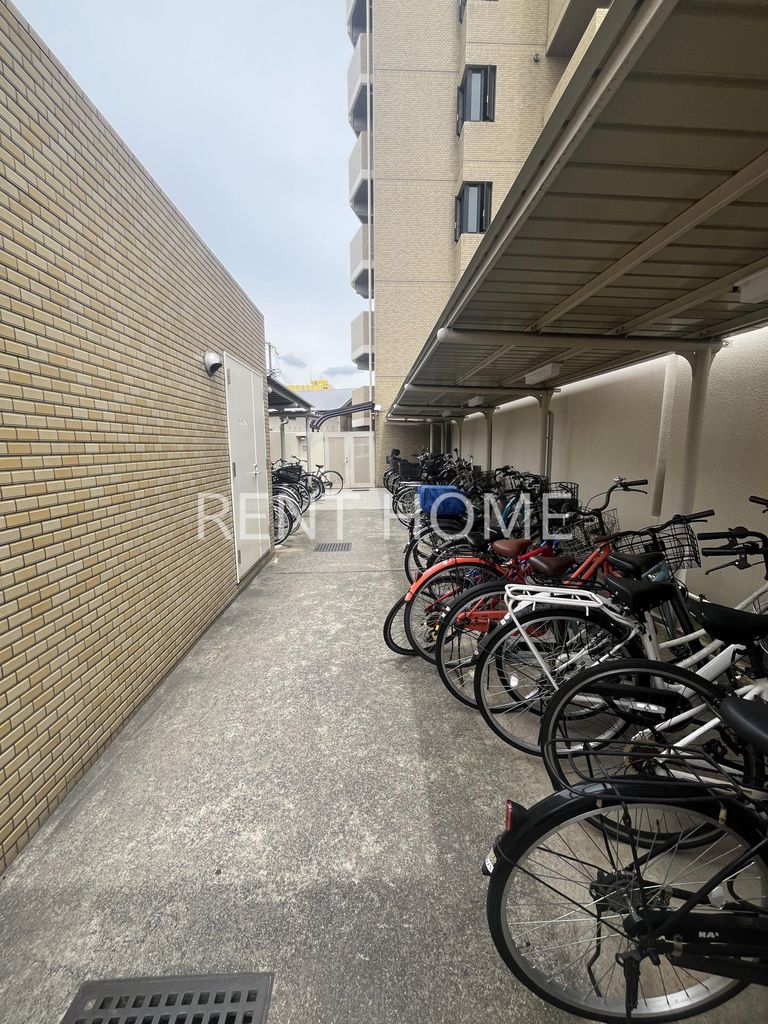 その他共有部分　屋根付の駐輪場です。