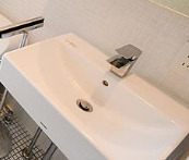 洗面設備　※別部屋の参考写真です。