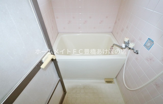バス・シャワールーム　同型別部屋写真（反転）