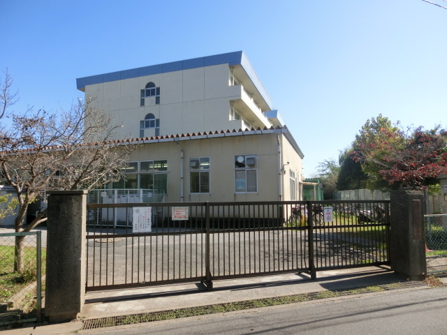 中学校　市川市立下貝塚中学校（中学校）まで664m