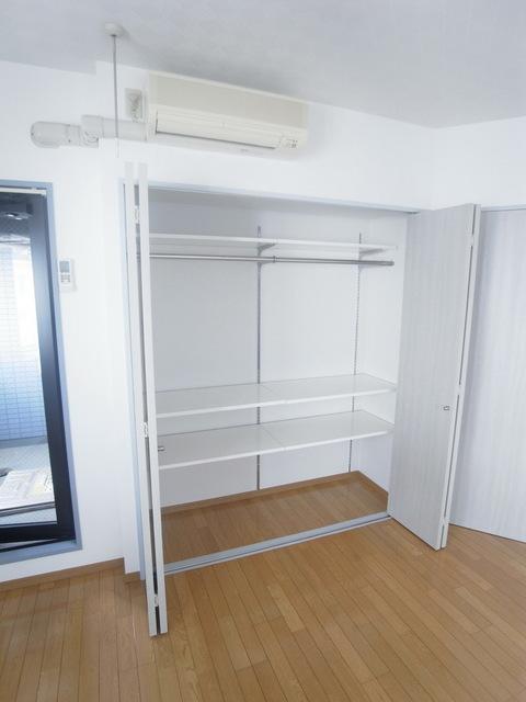 収納　※別部屋参考写真となります。