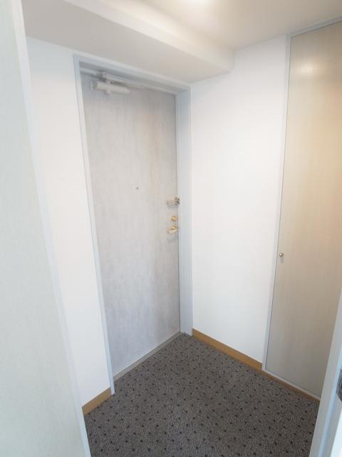 玄関　※別部屋参考写真となります。