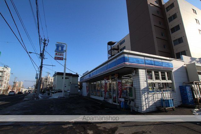 コンビニ　ローソン　札幌西岡店（コンビニ）まで350m