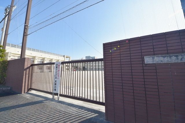小学校　福岡市立南当仁小学校（小学校）まで651m