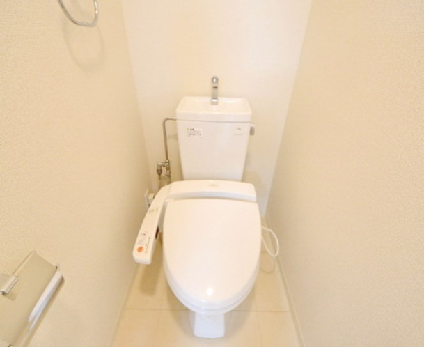 トイレ　別部屋の画像を使用しております。