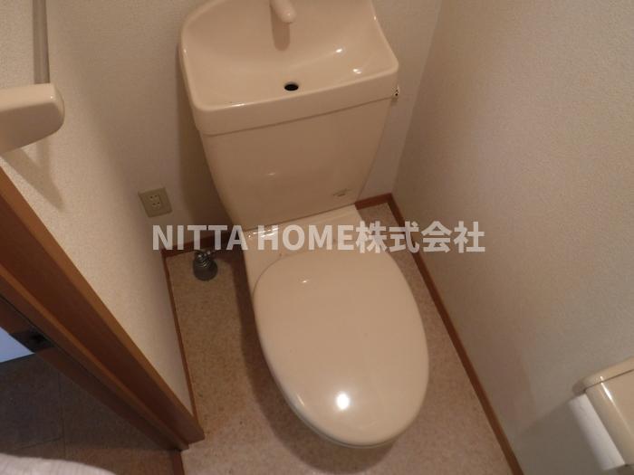 トイレ　温水洗浄便座のトイレが付いています◎