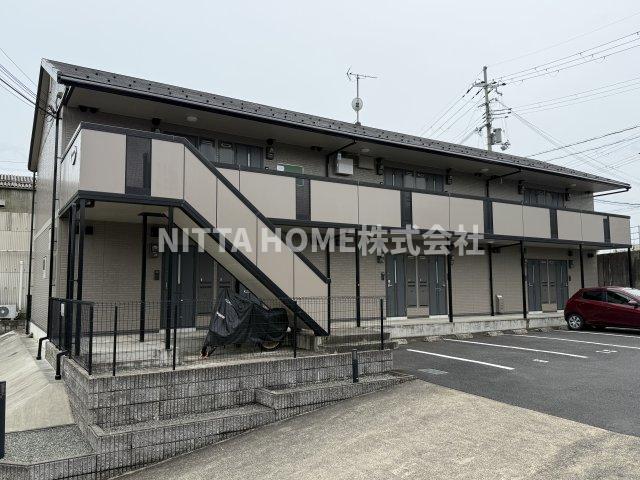建物外観　駐車場１台無料です！！