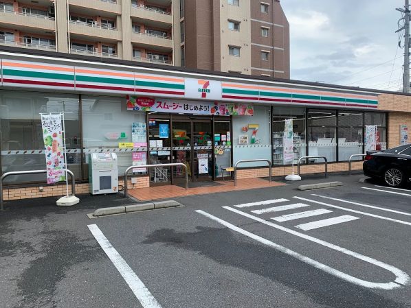コンビニ　セブンイレブン大田区南雪谷5丁目店（コンビニ）まで205m