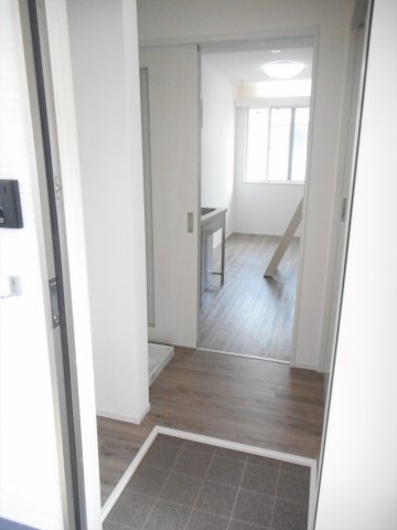 玄関　収納もある玄関です
