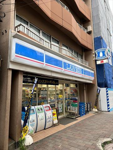 コンビニ　ローソン武蔵新田駅前店（コンビニ）まで672m