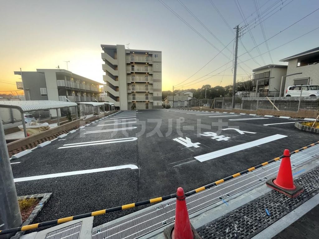 駐車場　駐車場