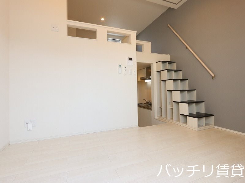 居室・リビング　同型タイプの為、現状を優先致します。